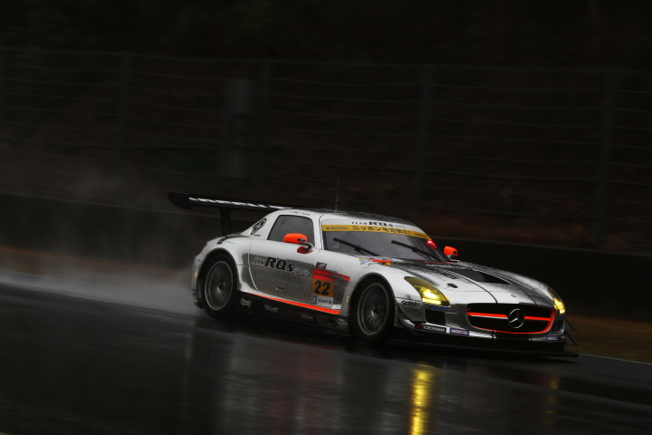 フリー走行: GT300クラス・グリーンテックSLS AMG GT3（和田久／城内政樹組）