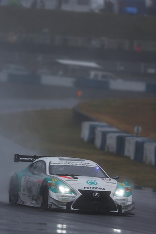 フリー走行: GT500クラス・PETRONAS TOM'S RC F（伊藤大輔／ジェームス・ロシター組）