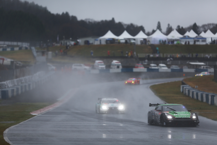 フリー走行: GT500クラス・D'station ADVAN GT-R（佐々木大樹／ルーカス・オルドネス組）