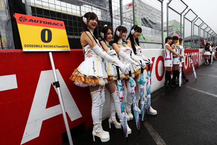 ピットウォーク: レースクイーン