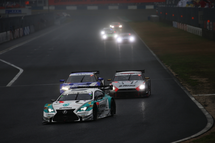 GT500クラス・PETRONAS TOM'S RC Fの伊藤大輔／ジェームス・ロシター組