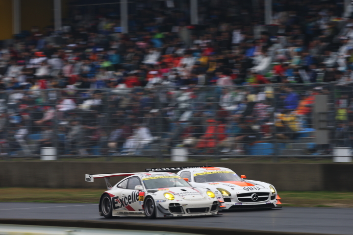 GT300クラス・Excellence Porscheのアレキサンドレ・インペラトーリ／山下健太組