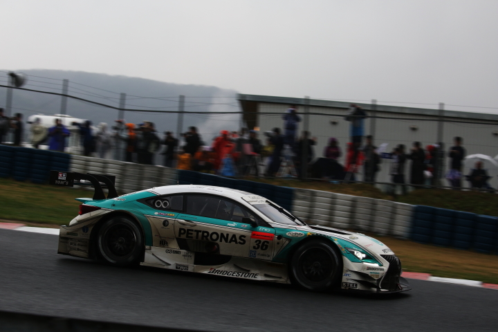 GT500クラス・PETRONAS TOM'S RC Fの伊藤大輔／ジェームス・ロシター組