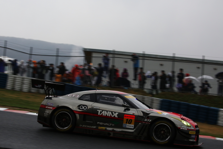 GT300クラス・GAINER TANAX GT-Rのアンドレ・クート／千代勝正組