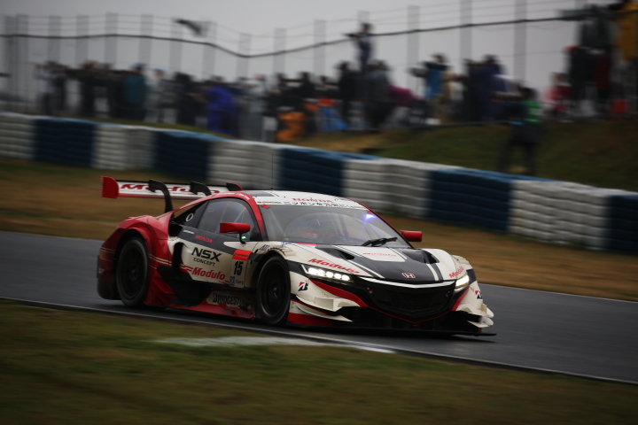 GT500クラス・ドラゴモデューロNSX CONCEPT-GTの小暮卓史／オリバー・ターベイ組
