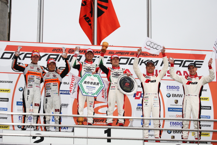 GT300クラスの表彰式