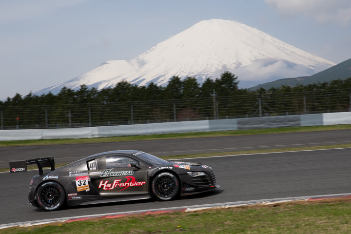 Category Ⅰクラス・ケーズフロンティアDirection R8 GT3のテツオ・オギノ／飯田太陽組