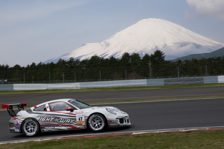 Category Ⅱクラス・相建RIGHT★WAY with mutaracing 911のJ.TAD／吉田広樹組