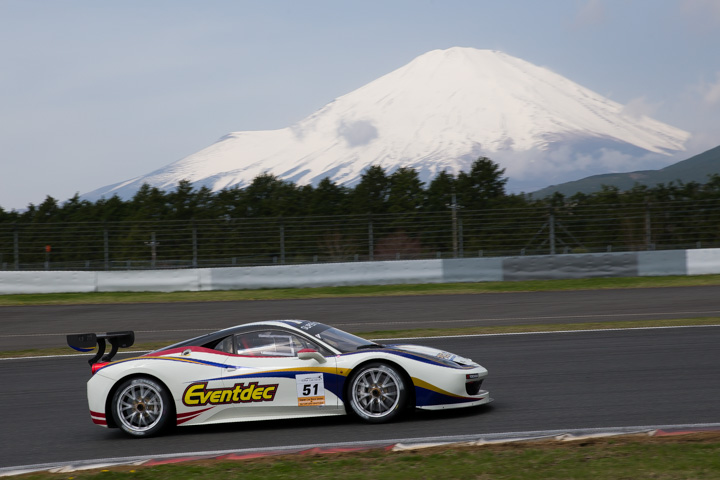 Category Ⅱクラス・PICOLE Ferrari 458の任頼速人／竹内浩典組