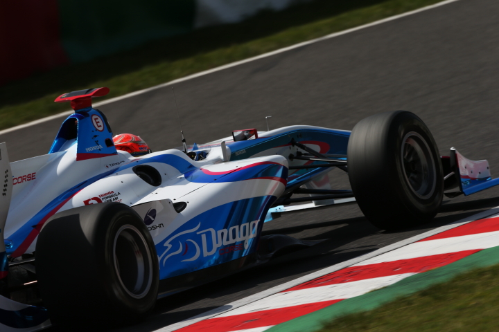フリー走行1回目: 小暮卓史（DRAGO CORSE SF14）