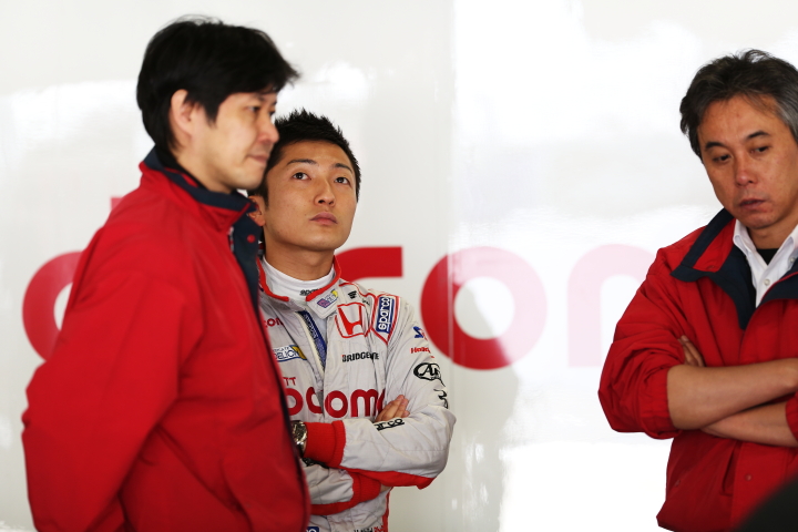 フリー走行1回目: 野尻智紀（DOCOMO DANDELION M40S SF14）