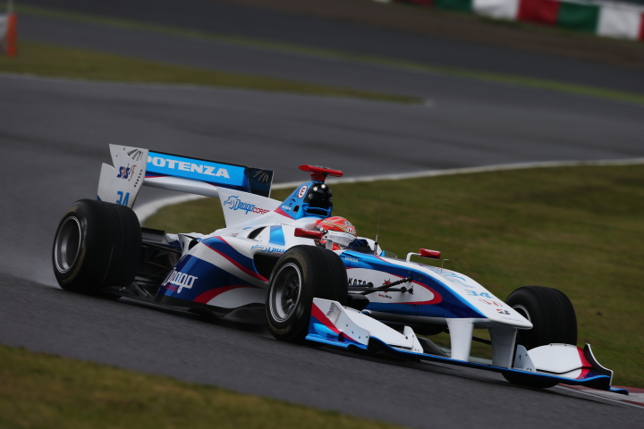 フリー走行2回目: 小暮卓史（DRAGO CORSE SF14）