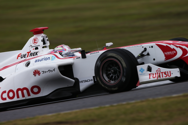 フリー走行2回目: 野尻智紀（DOCOMO DANDELION M40S SF14）