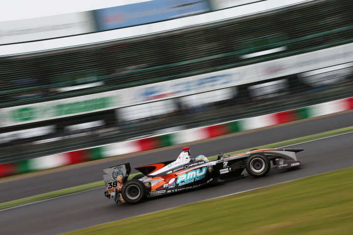 フリー走行2回目: 石浦宏明（P.MU/CERUMO・INGING SF14）