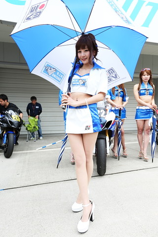 ピットウォーク: レースクイーン