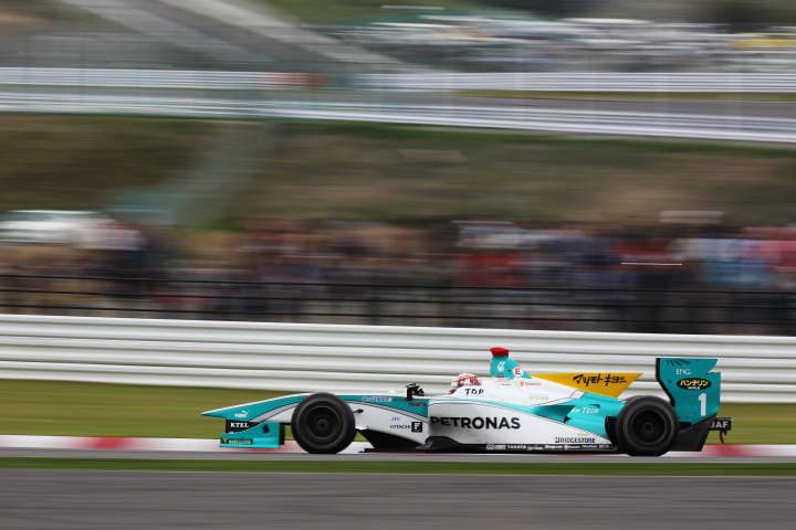 決勝レース: 中嶋一貴（PETRONAS TOM’S SF14）