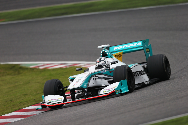 決勝レース: アンドレ・ロッテラー（PETRONAS TOM’S SF14）