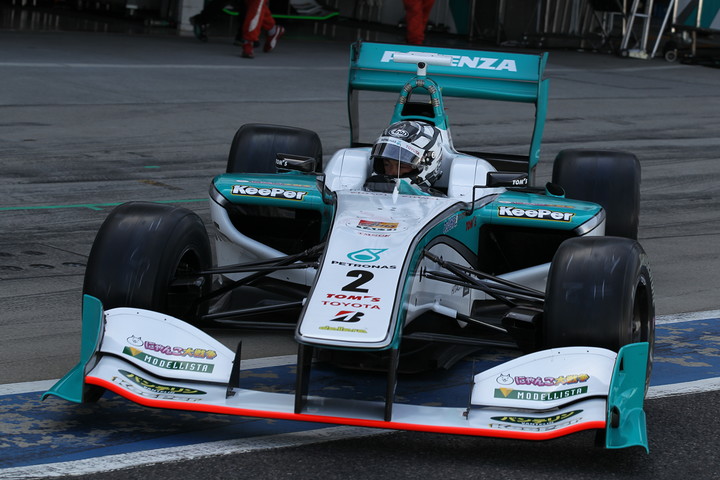 ノックアウト予選に出撃するアンドレ・ロッテラー（トムス）