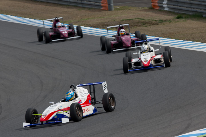 武村和希（ル・ボーセフォーミュラアカデミーPFC）を先頭としたトップ争い