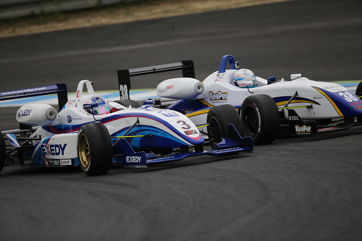 三浦愛（EXEDY）と小河諒（トムス）、Nクラスのトップ争い