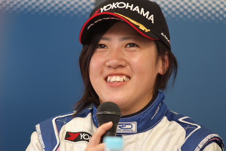 決勝記者会見: Nクラス決勝2位の三浦愛（EXEDY）