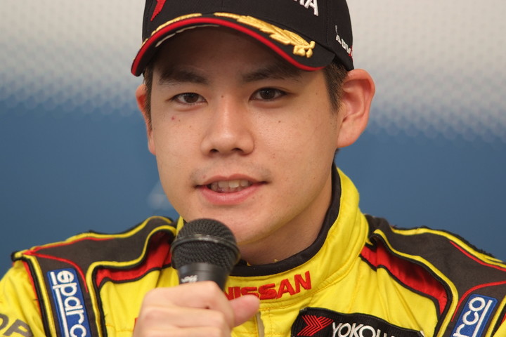 決勝記者会見: 決勝2位の高星明誠（B-MAX）