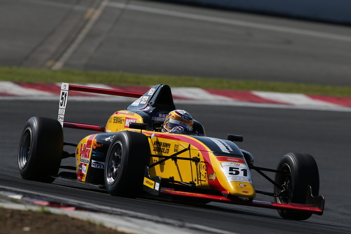 第3戦予選2位、第4戦予選3位の三笠雄一（B-MAX RACING F110）