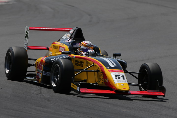 決勝2位は三笠雄一（B-MAX RACING F110）