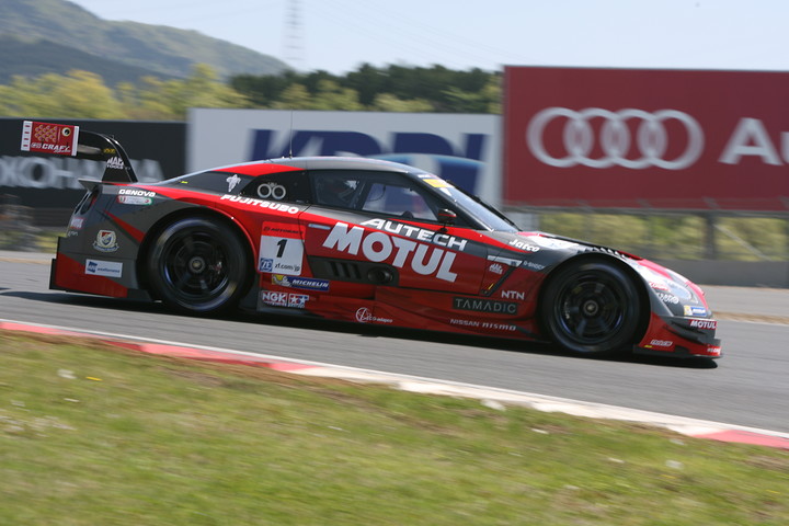 公式練習: GT500クラストップタイムはMOTUL AUTECH GT-Rの松田次生／ロニー・クインタレッリ組