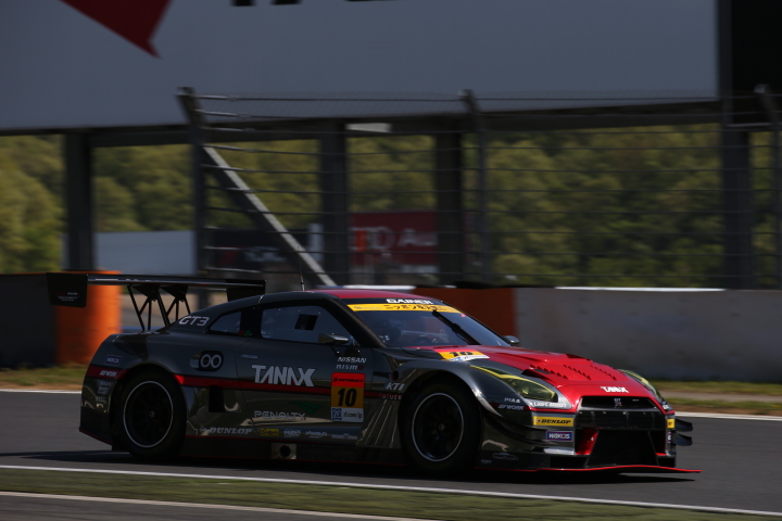 公式練習: アンドレ・クート／千代勝正／富田竜一郎組（GT300クラス・GAINER TANAX GT-R）