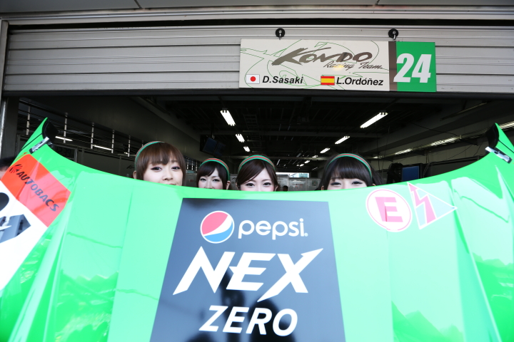 ピットウォーク: レースクイーン