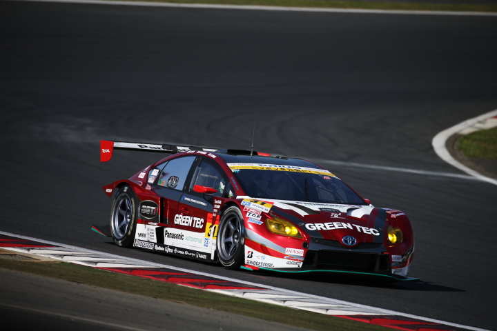 GT300クラスノックアウト予選Q2: 佐々木孝太（TOYOTA PRIUS apr GT）