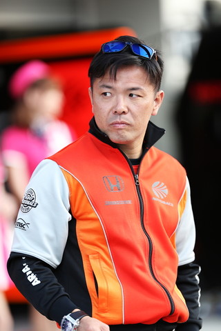 キッズピットウォーク: 高木真一（ARTA CR-Z GT）