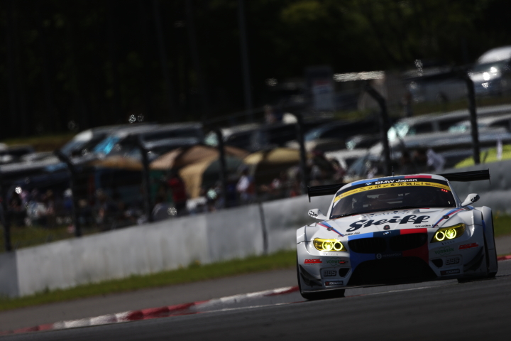 フリー走行: ヨルグ・ミューラー／荒聖治組（GT300クラス・Studie BMW Z4）