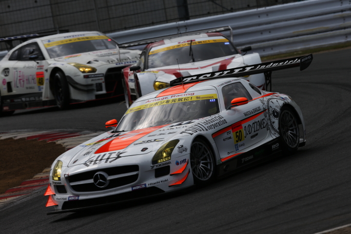 決勝レース: 加納政樹／ナニン・インドラ・パユーング／安岡秀徒組（GT300クラス・SKT EXE SLS）