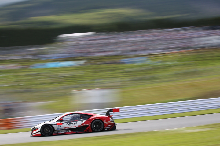 決勝レース: 小暮卓史／オリバー・ターベイ組（GT500クラス・ドラゴモデューロNSX CONCEPT-GT）