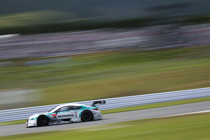 決勝レース: 伊藤大輔／ジェームス・ロシター組（GT500クラス・PETRONAS TOM'S RC F）