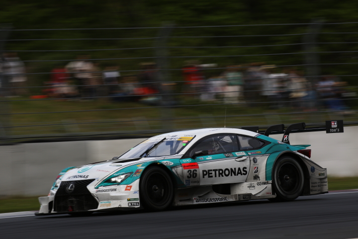 決勝レース: 伊藤大輔／ジェームス・ロシター組（GT500クラス・PETRONAS TOM'S RC F）