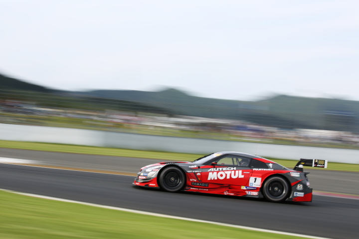 決勝レース: 松田次生／ロニー・クインタレッリ組（GT500クラス・MOTUL AUTECH GT-R）