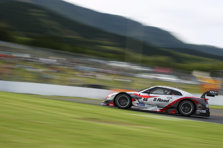 決勝レース: 本山哲／柳田真孝組（GT500クラス・S Road MOLA GT-R）
