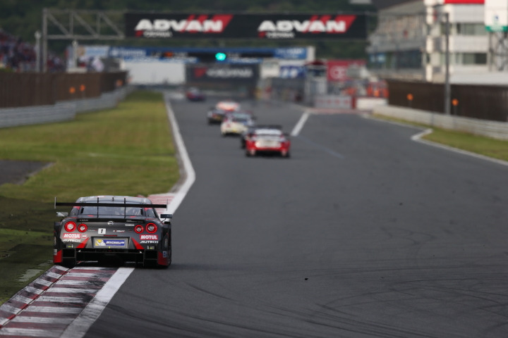 決勝レース: 松田次生／ロニー・クインタレッリ組（GT500クラス・MOTUL AUTECH GT-R）