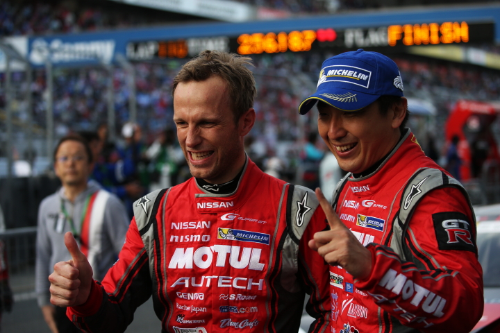 決勝レース: GT500クラスで優勝した松田次生／ロニー・クインタレッリ組