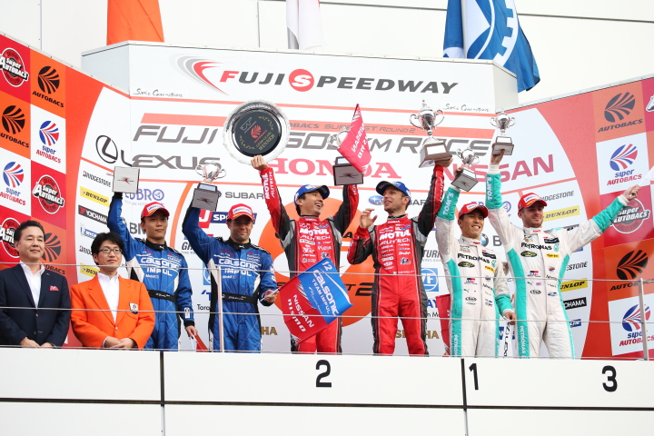 決勝レース: GT500クラスの表彰式