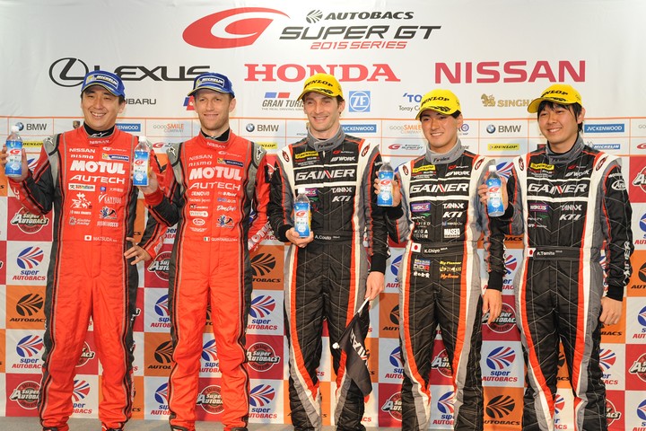 決勝フォトセッション: 両クラスのウィナー