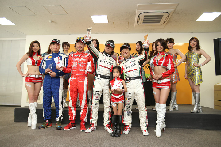 レース終了後SCRラウンジで表彰式が行われた（カテゴリーⅠ）