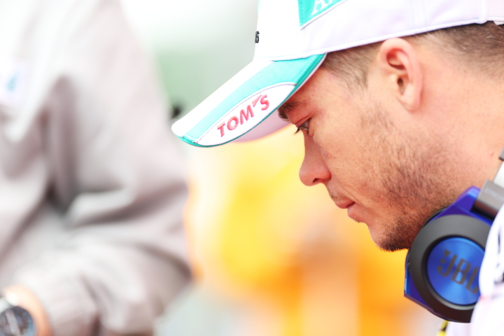 ピットウォーク: アンドレ・ロッテラー（PETRONAS TOM’S SF14）