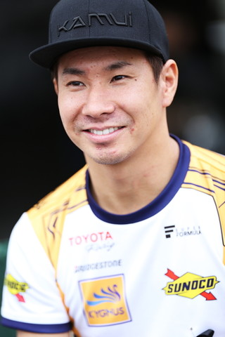 キッズピットウォーク: 小林可夢偉（Team KYGNUS SUNOCO SF14）