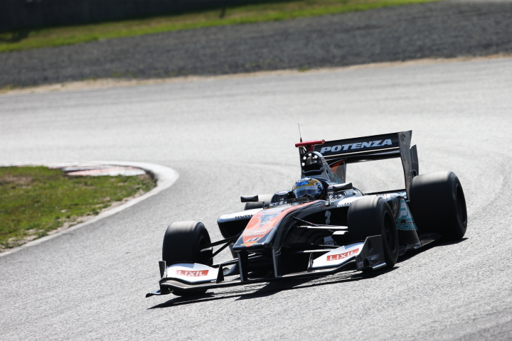 決勝レース: 石浦宏明（P.MU/CERUMO・INGING SF14）