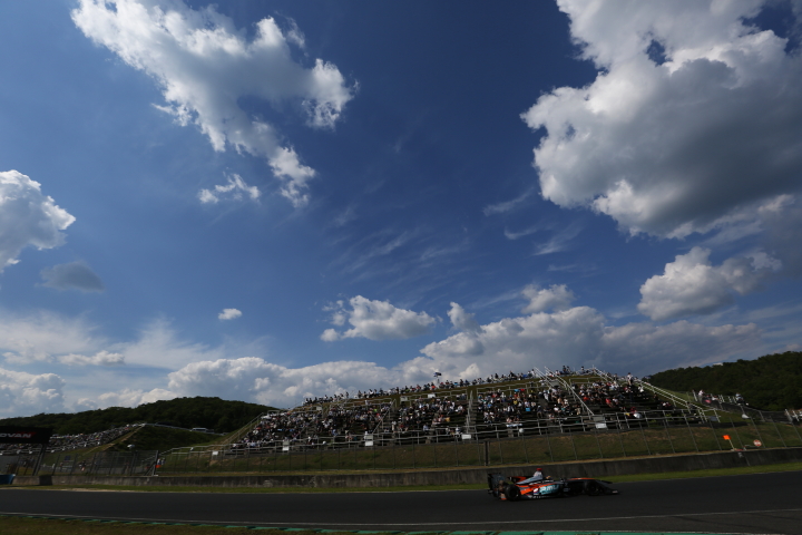 決勝レース: 石浦宏明（P.MU/CERUMO・INGING SF14）