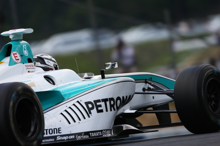 決勝レース: アンドレ・ロッテラー（PETRONAS TOM’S SF14）